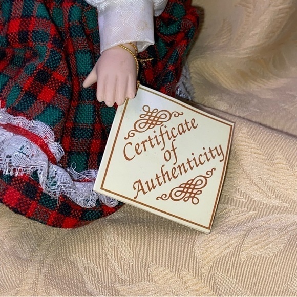 NWT Soft Expressions doll moves her head as “Some Enchanted Evening” plays. - Picture 13 of 13